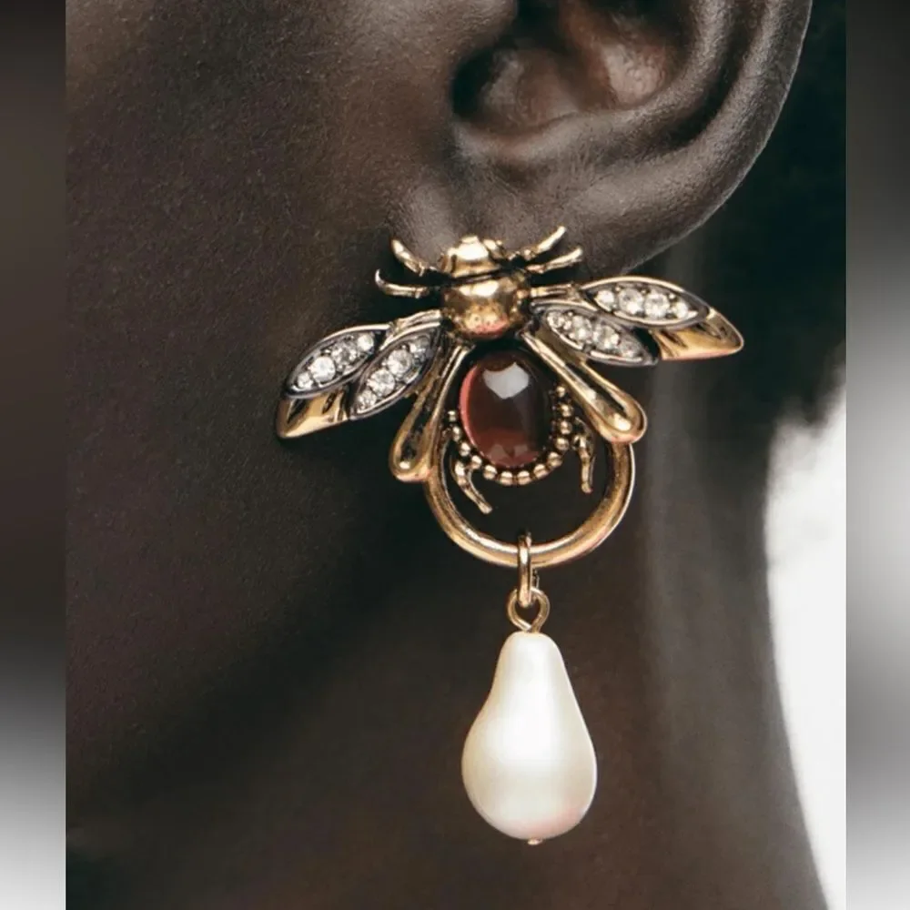 Red Bee Earrings A1259
